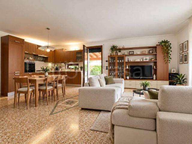 Villa Schiera in vendita a Corte Coraza, Carrè