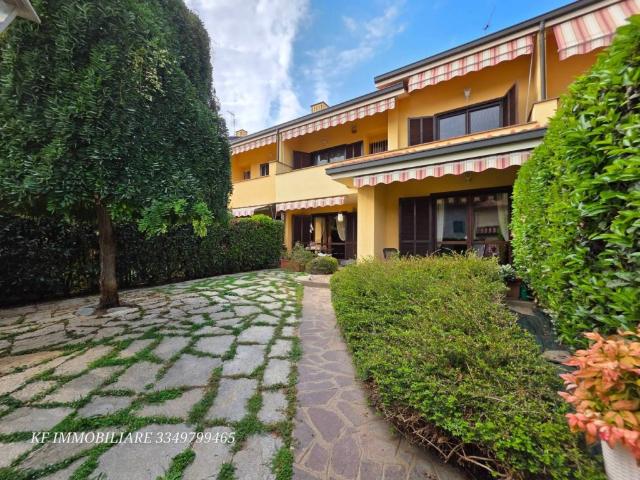 Villa Schiera in vendita a Caselle Torinese, Torino