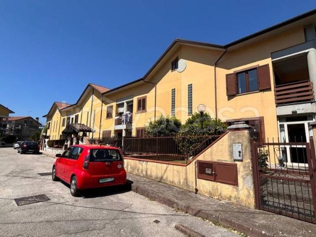 Villa Schiera in vendita a Contrada, Campania
