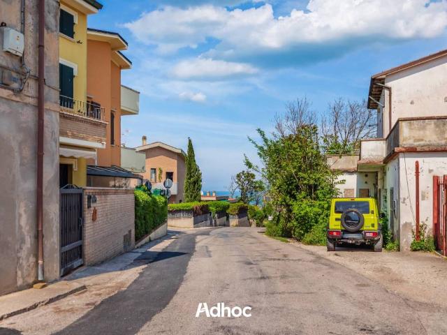 Villa Schiera in vendita a Paleotta, Marche