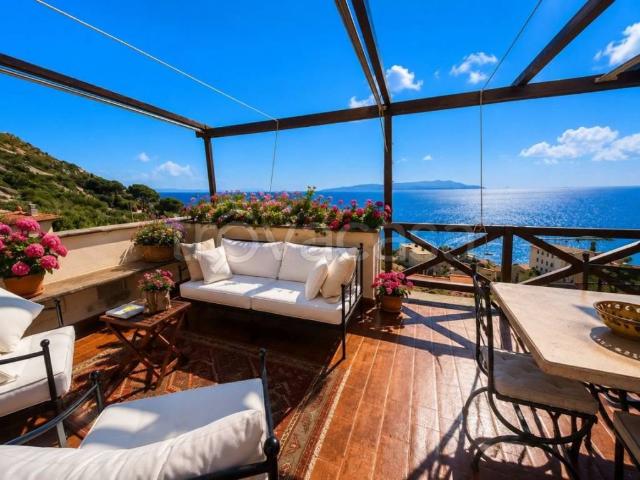 Villa Schiera in vendita a Isola del Giglio, Giglio Porto
