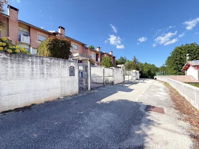 Villa Schiera in vendita a Tornimparte, Abruzzo