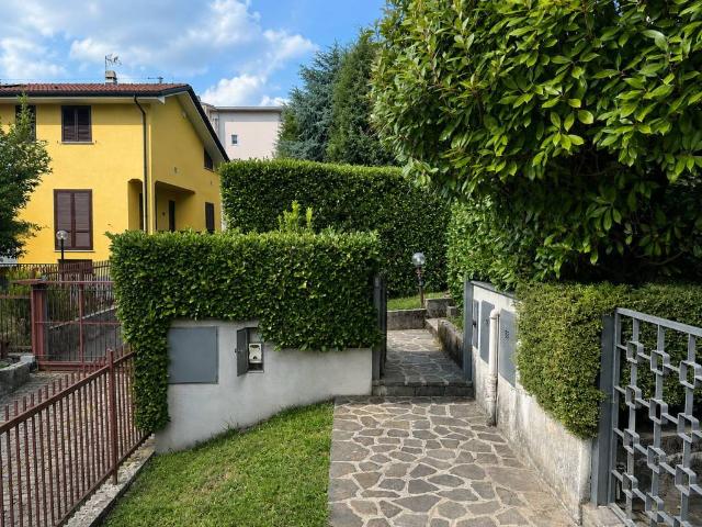 Villa Schiera in vendita a Mariano Comense, Lombardia
