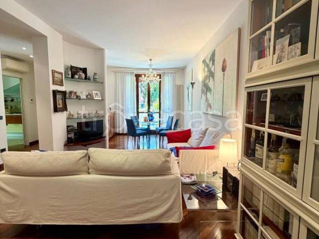 Villa Schiera in vendita a Crocetta-San Lazzaro-Modena Est, Modena
