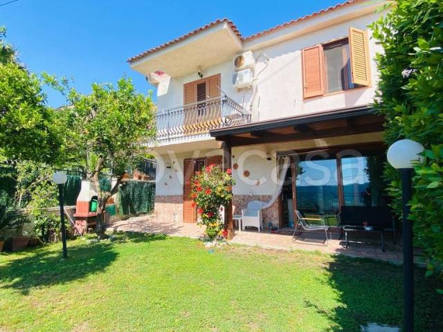 Villa Schiera in vendita a Astroni, Campania