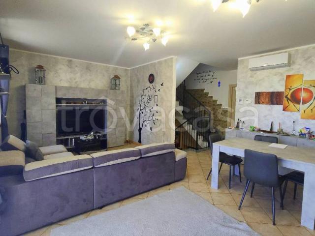 Villa Schiera in vendita a Piemonte, Novara