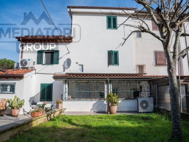 Villa Schiera in vendita a Pisa, Toscana