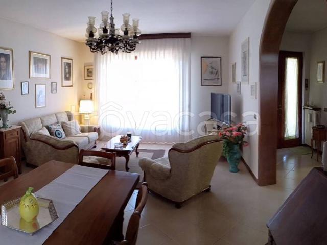 Villa Schiera in vendita a Ponte Buggianese, Pistoia
