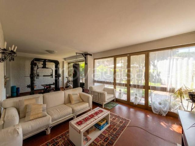 Villa Schiera in vendita a Prato, Toscana