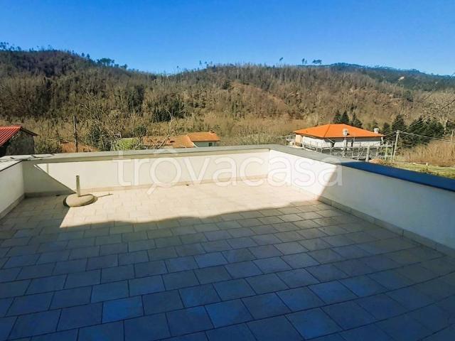 Villa Schiera in vendita a Riccò Del Golfo, Liguria