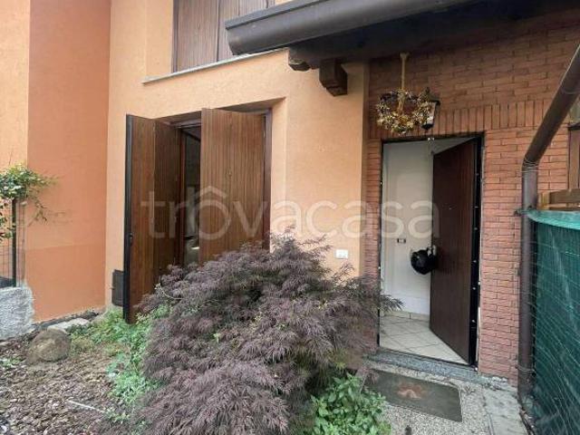 Ville Schiera in vendita a Rovellasca