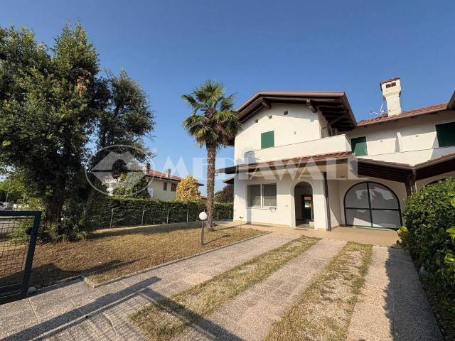Villa Schiera in vendita a Roveredo In Piano, Friuli-Venezia Giulia