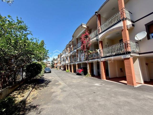 Villa Schiera in vendita a Sant'agata Li Battiati, Sicilia