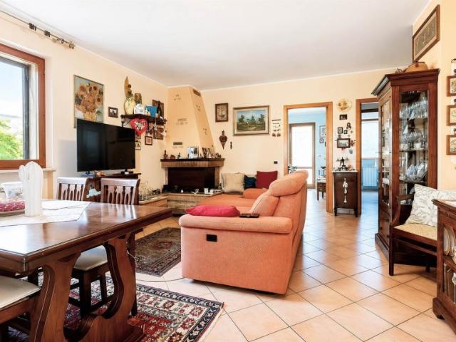 Villa Schiera in vendita a Sant'Angelo, Marche