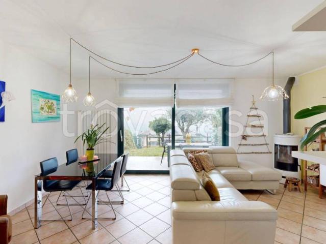 Villa Schiera in vendita a Solbiate con Cagno, Concagno