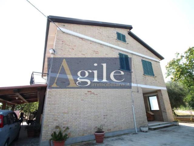 Villa Schiera in vendita a Enfiteusi, Spinetoli