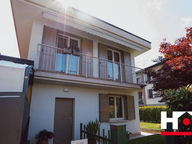 Villa Schiera in vendita a Adro, Lombardia