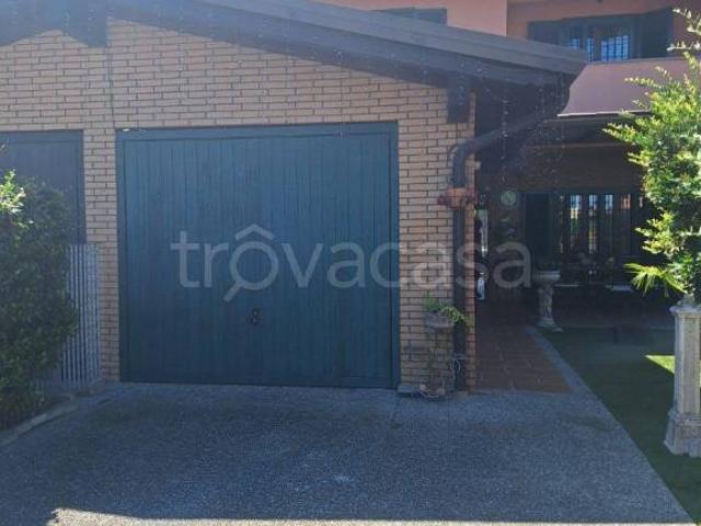 Villa Schiera in vendita a Torrevecchia Pia, Lombardia