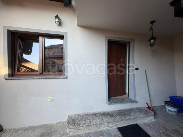 Villa Schiera in vendita a Montrigiasco, Arona
