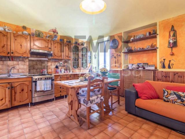 Villa Indipendente in vendita a Prato, Piemonte