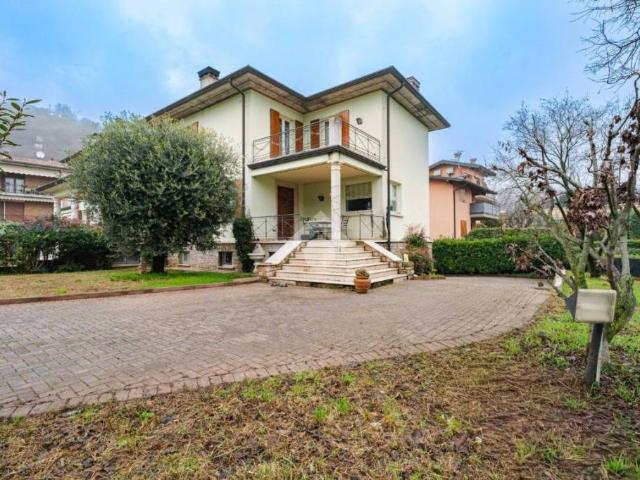 Villa Indipendente in vendita a Botticino, Lombardia