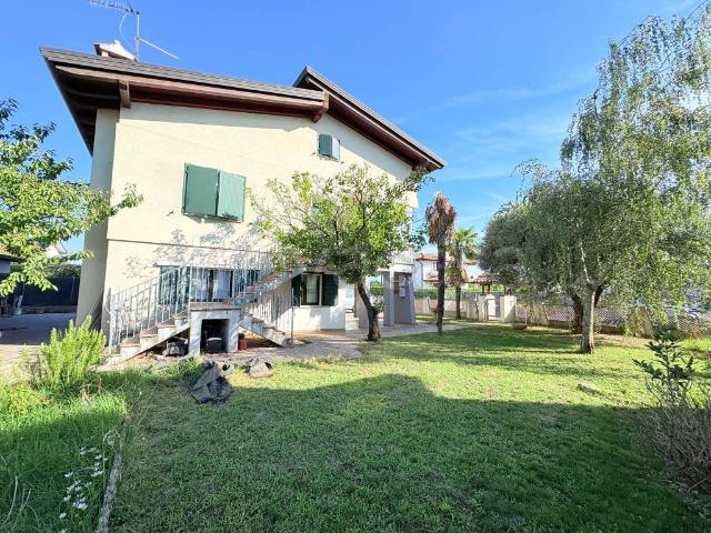 Villa Indipendente in vendita a Basaldella / Basandiele, Campoformido / Cjampfuarmit