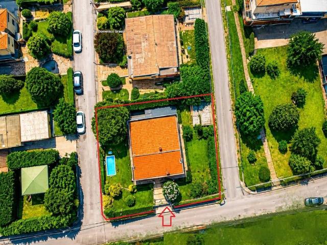 Villa Indipendente in vendita a Capriate, Capriate San Gervasio