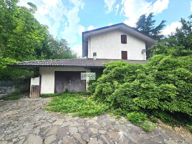 Villa Indipendente in vendita a Appennino Reggiano, Re