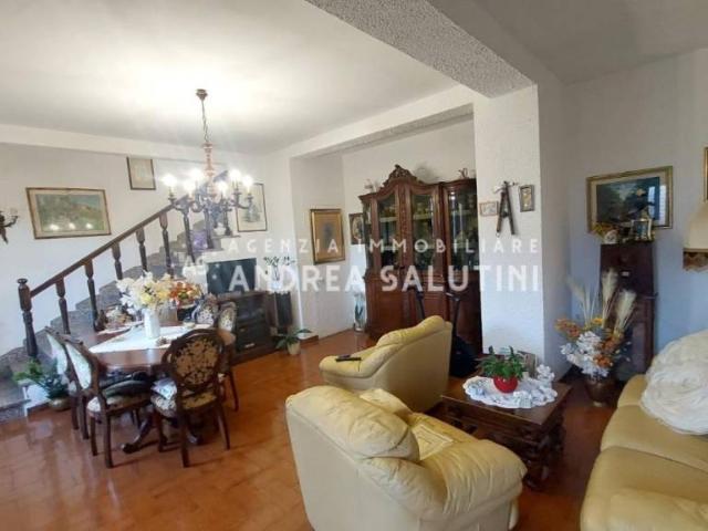 Villa Indipendente in vendita a Cascine di Buti, Buti