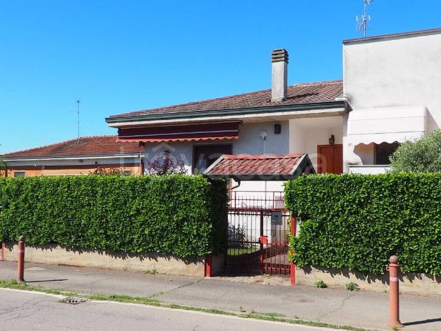 Villa Indipendente in vendita a Cassano D'adda, Lombardia