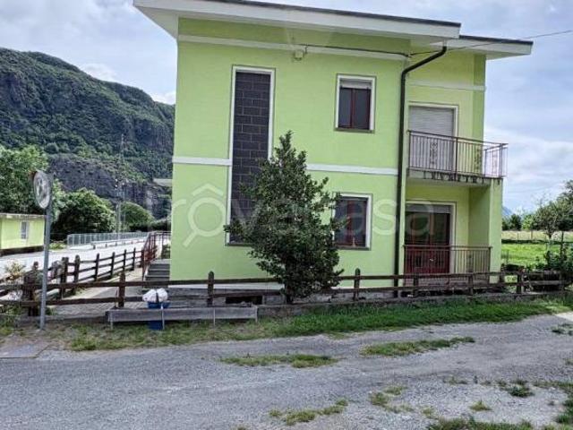 Villa Indipendente in vendita a Champdepraz, Aosta