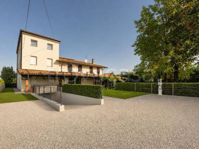 Villa Indipendente in vendita a Cittadella, Veneto