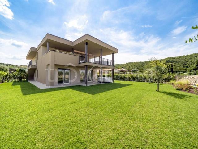 Villa Indipendente in vendita a Garda, Veneto