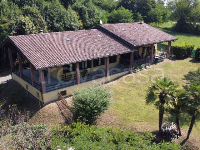 Villa Indipendente in vendita a Gattico-Veruno, Piemonte