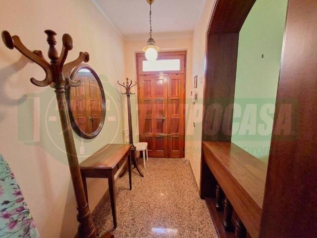 Villa Indipendente in vendita a Lainate, Lombardia