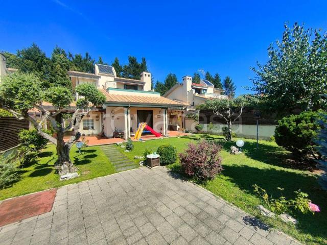 Villa Indipendente in vendita a Valle Mazzone, Roma Capitale