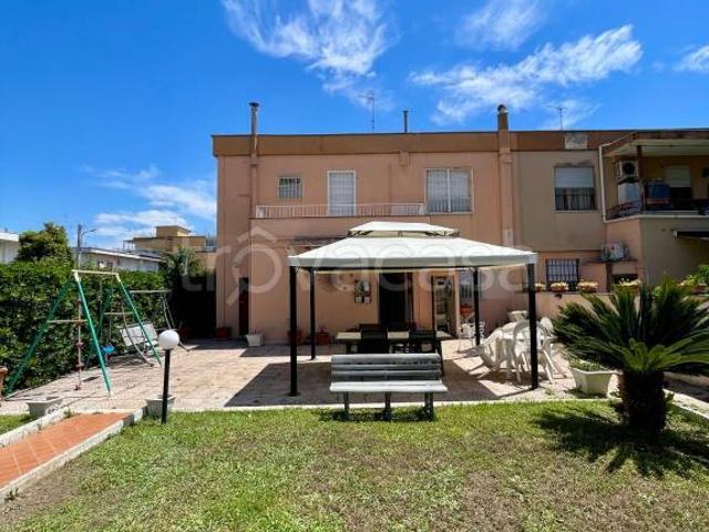 Villa Indipendente in vendita a Nicolosi, Latina
