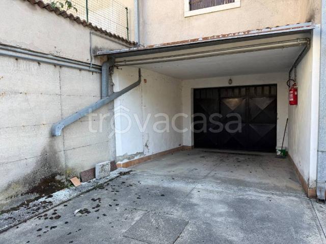 Villa Indipendente in vendita a San Pietro di Lavagno, Verona