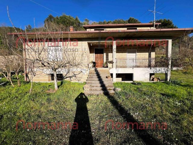 Villa Indipendente in vendita a Liberi, Campania