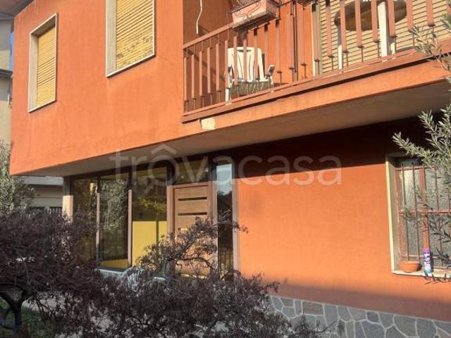 Villa Indipendente in vendita a Macherio, Lombardia