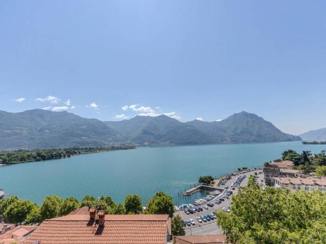 Villa Indipendente in vendita a Carassone, Lovere