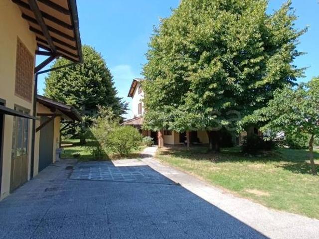 Villa Indipendente in vendita a Lungavilla, Lombardia