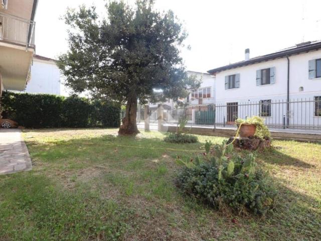 Villa Indipendente in vendita a Marmirolo, Mantova
