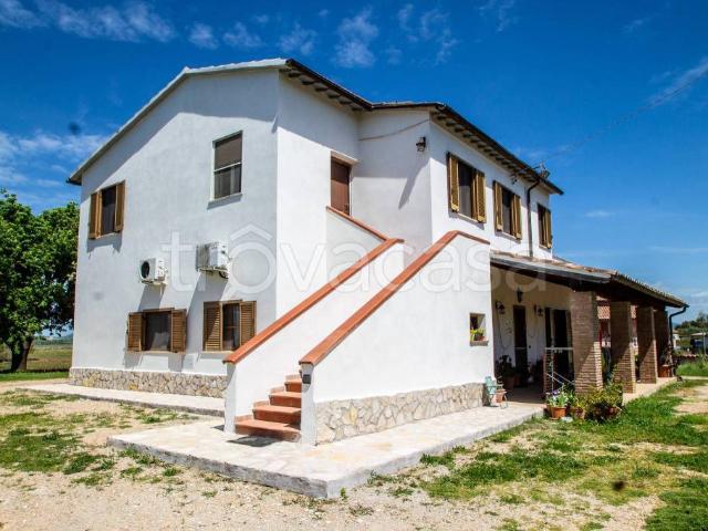 Villa Indipendente in vendita a Montalto Di Castro, Lazio