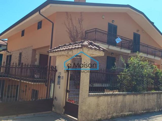 Villa Indipendente in vendita a Monteforte Irpino, Campania