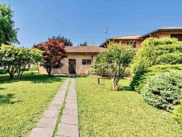 Villa Indipendente in vendita a Quattro Strade, Montevecchia