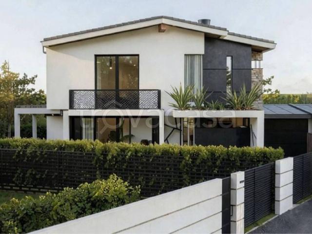 Villa Indipendente in vendita a Renella, Montignoso