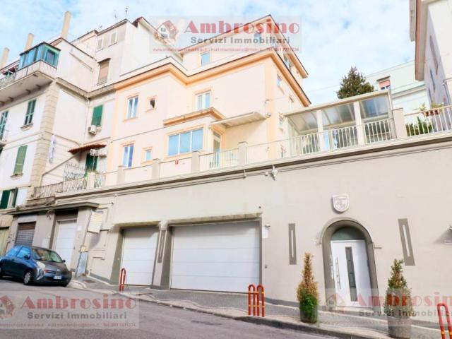 Villa Indipendente in vendita a Municipalità 3, Campania