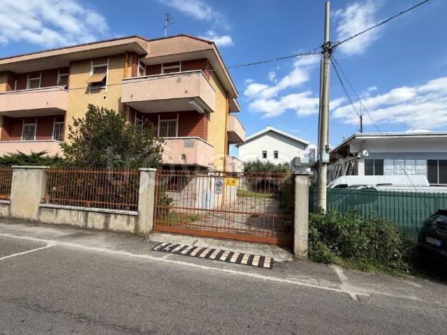 Villa Indipendente in vendita a Nova Milanese, Monza e della Brianza
