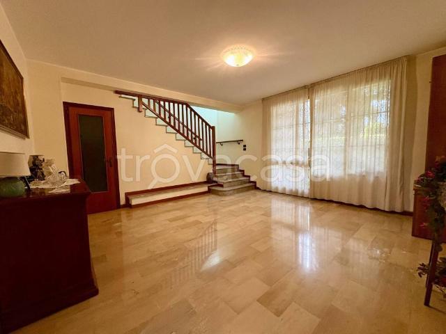 Villa Indipendente in vendita a Altichiero, Padova